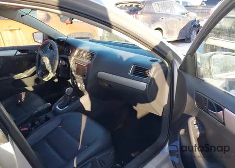 2014 Volkswagen Jetta 1.8T Se from USA, damaged, VIN 3VWD17AJ7EM404512